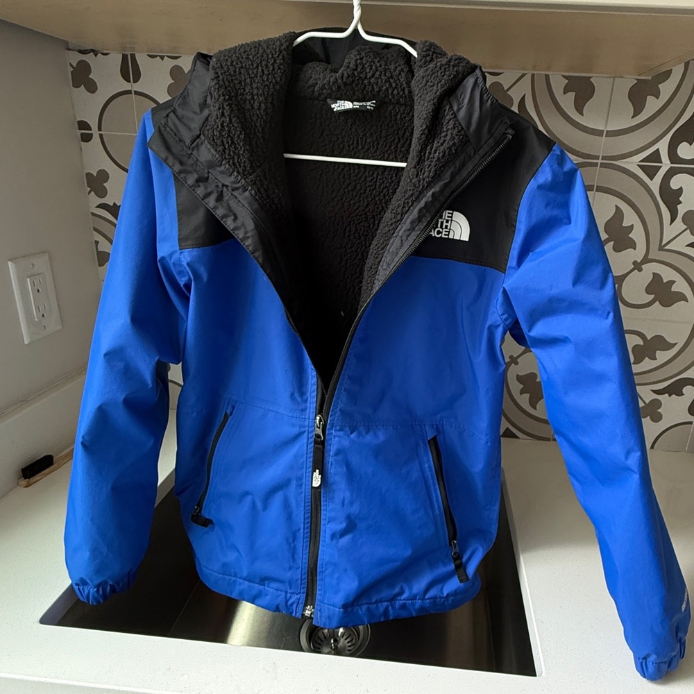 🚨sale!🚨The North Face Warm Storm Boys Blue Jacket